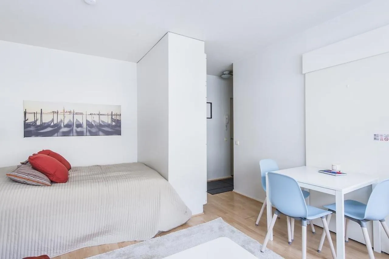 Helsinki South Central Apt Roeoeperi 0*,  Finsko